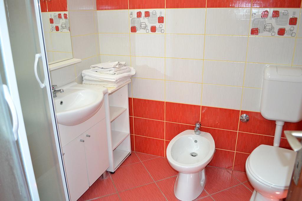 Apartmani Delfin Grebastica Luaran gambar