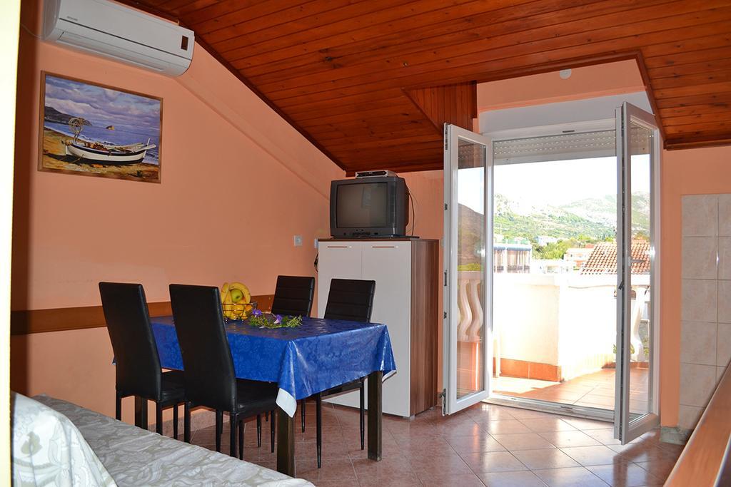 Apartmani Delfin Grebastica Luaran gambar