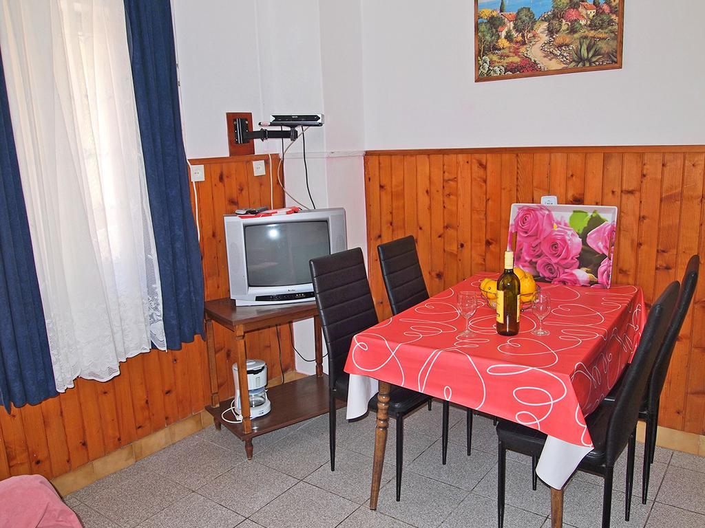 Apartmani Delfin Grebastica Luaran gambar