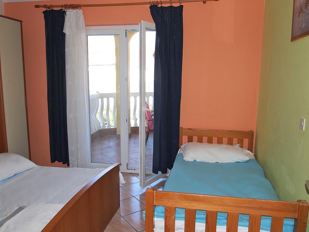 Apartmani Delfin Grebastica Luaran gambar