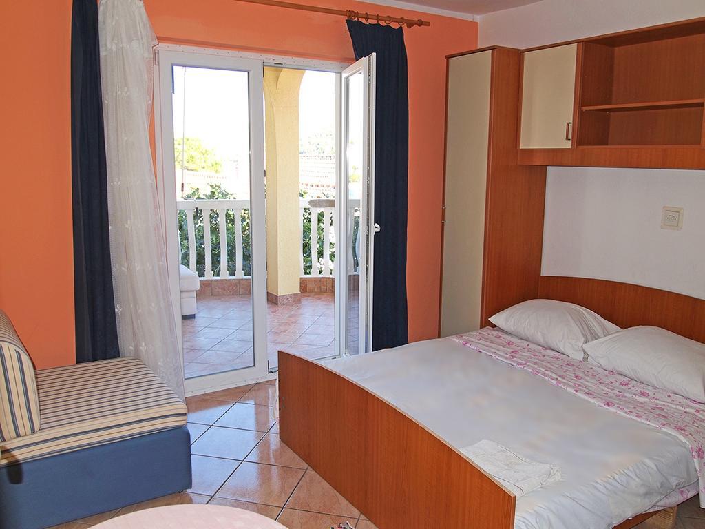 Apartmani Delfin Grebastica Luaran gambar